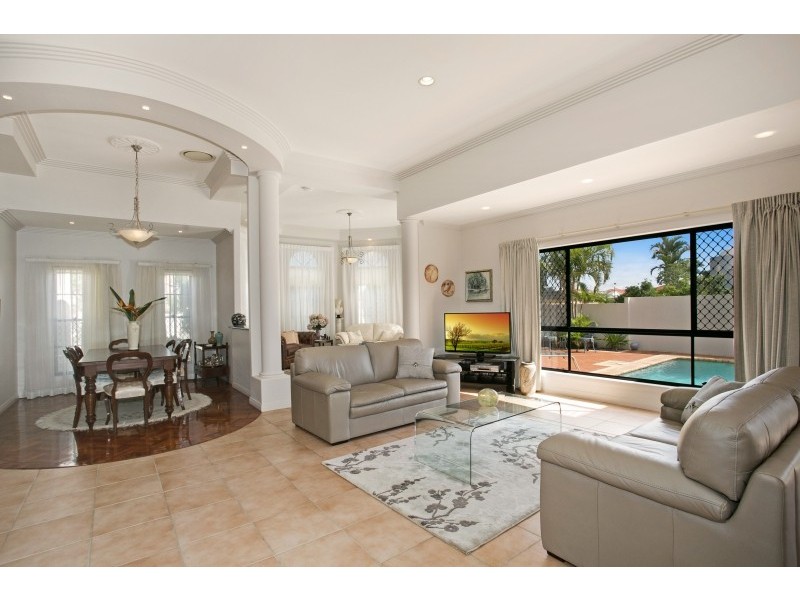 30 Deborah Avenue, Benowa Waters QLD 4217