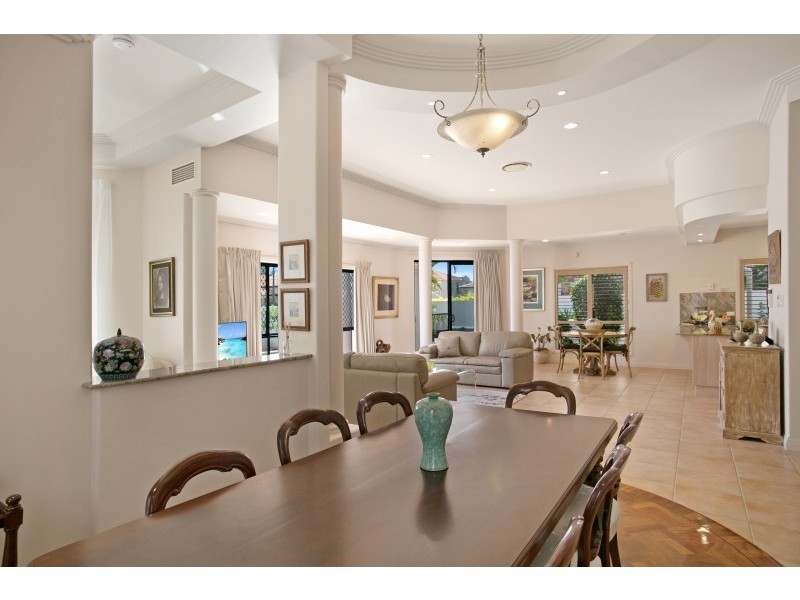 30 Deborah Avenue, Benowa Waters QLD 4217