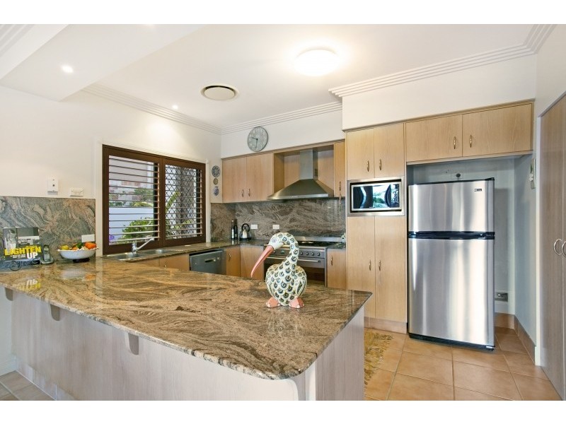 30 Deborah Avenue, Benowa Waters QLD 4217