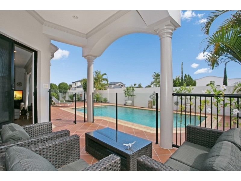 30 Deborah Avenue, Benowa Waters QLD 4217