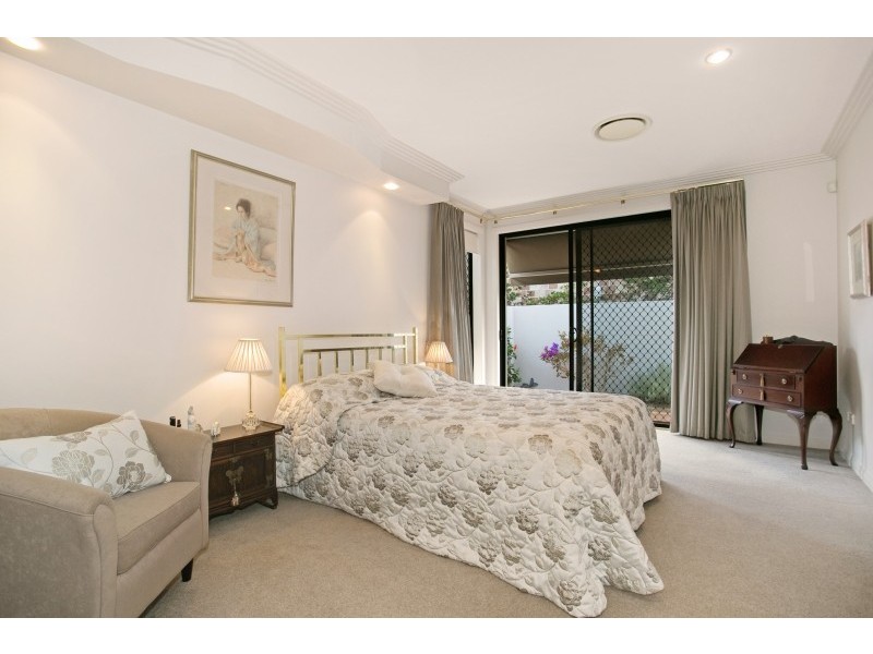 30 Deborah Avenue, Benowa Waters QLD 4217