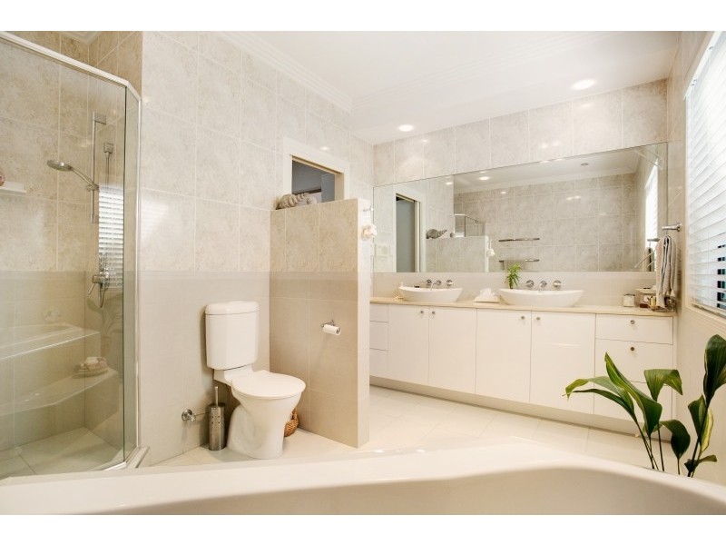 30 Deborah Avenue, Benowa Waters QLD 4217