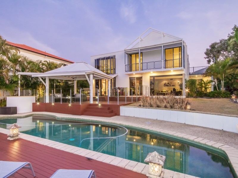 28 Bollard Circuit, Clear Island Waters QLD 4226
