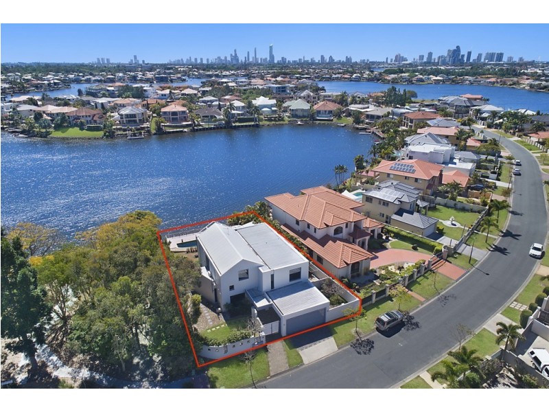 28 Bollard Circuit, Clear Island Waters QLD 4226