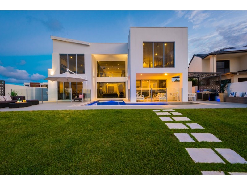 146 Sir Bruce Small Boulevard, Benowa Waters QLD 4217