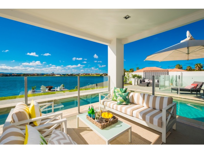 146 Sir Bruce Small Boulevard, Benowa Waters QLD 4217