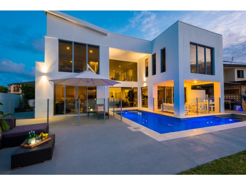 146 Sir Bruce Small Boulevard, Benowa Waters QLD 4217