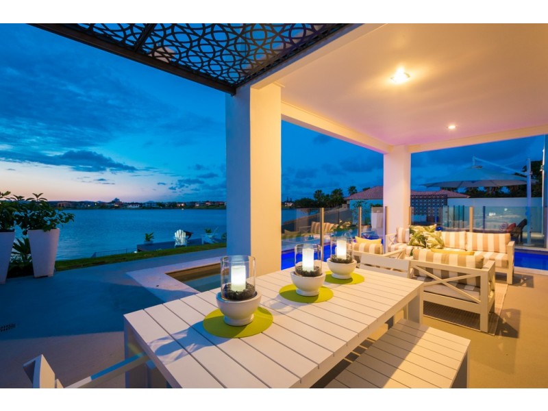 146 Sir Bruce Small Boulevard, Benowa Waters QLD 4217