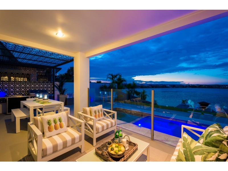 146 Sir Bruce Small Boulevard, Benowa Waters QLD 4217