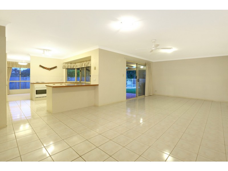 4 Coen Place, Helensvale QLD 4212