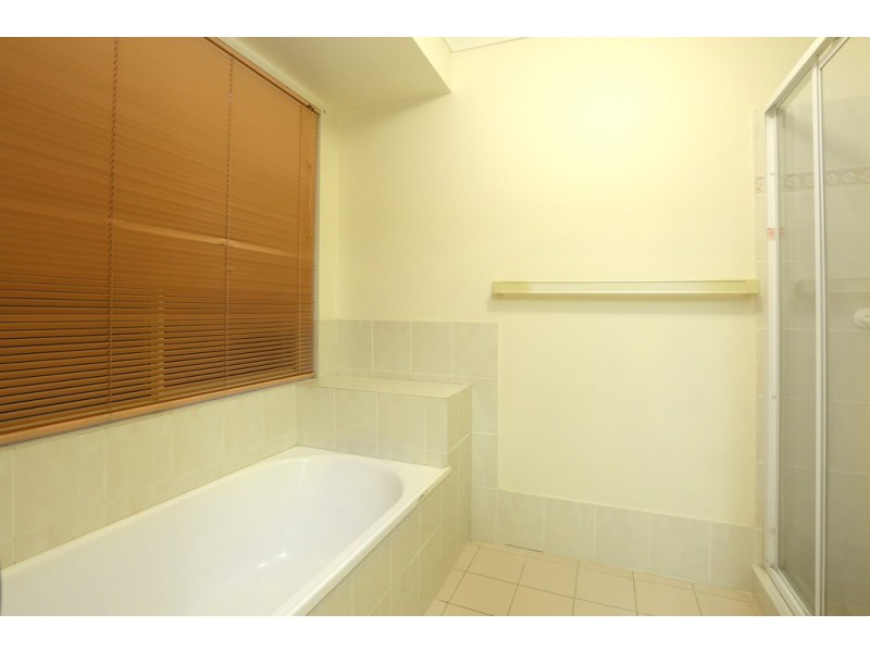 4 Coen Place, Helensvale QLD 4212