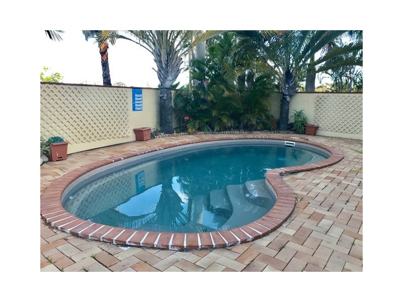15 Cook Close, Southport QLD 4215