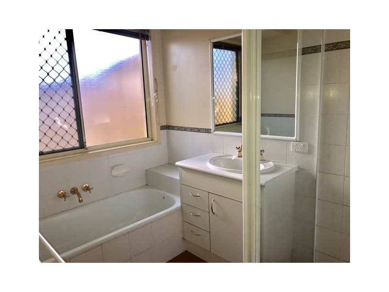 15 Cook Close, Southport QLD 4215