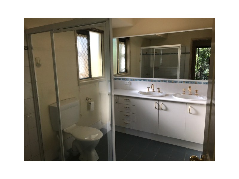 15 Cook Close, Southport QLD 4215