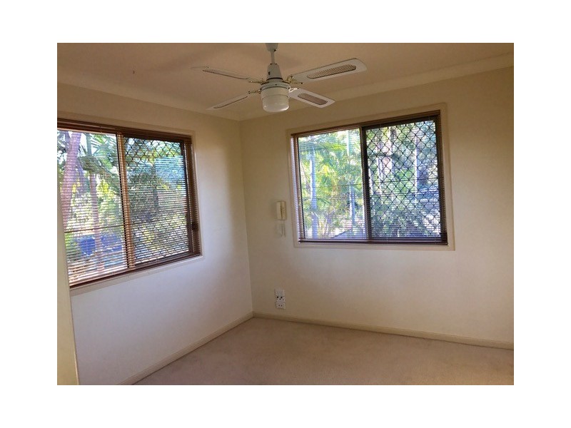 15 Cook Close, Southport QLD 4215