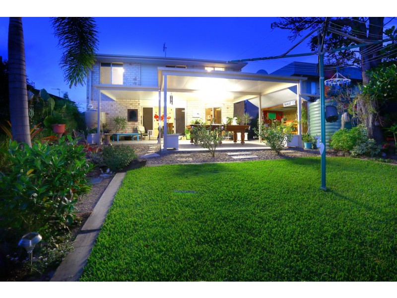 16 Moonah Avenue, Southport QLD 4215