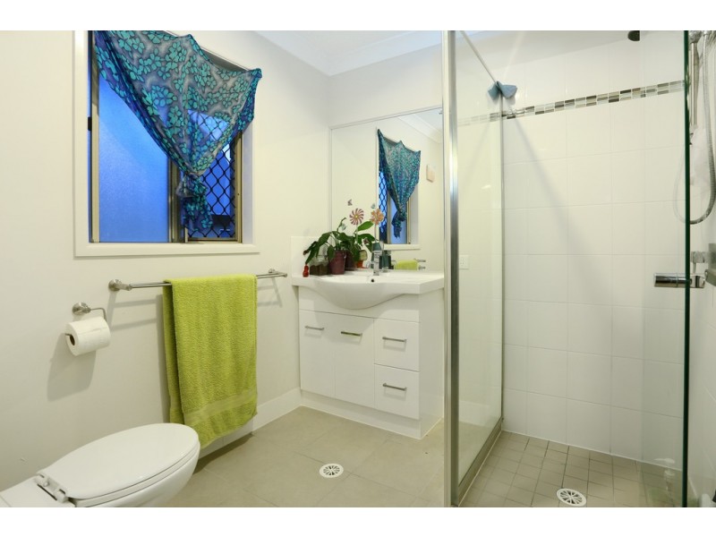 16 Moonah Avenue, Southport QLD 4215