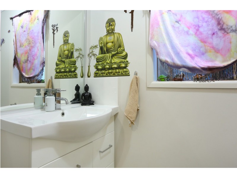 16 Moonah Avenue, Southport QLD 4215