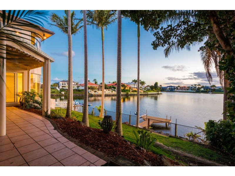 72 Santa Cruz Boulevard, Clear Island Waters QLD 4226