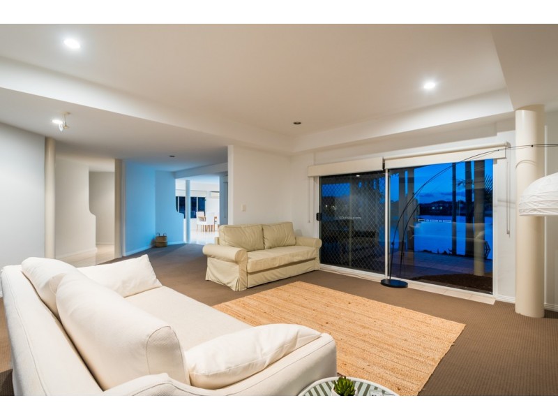 72 Santa Cruz Boulevard, Clear Island Waters QLD 4226