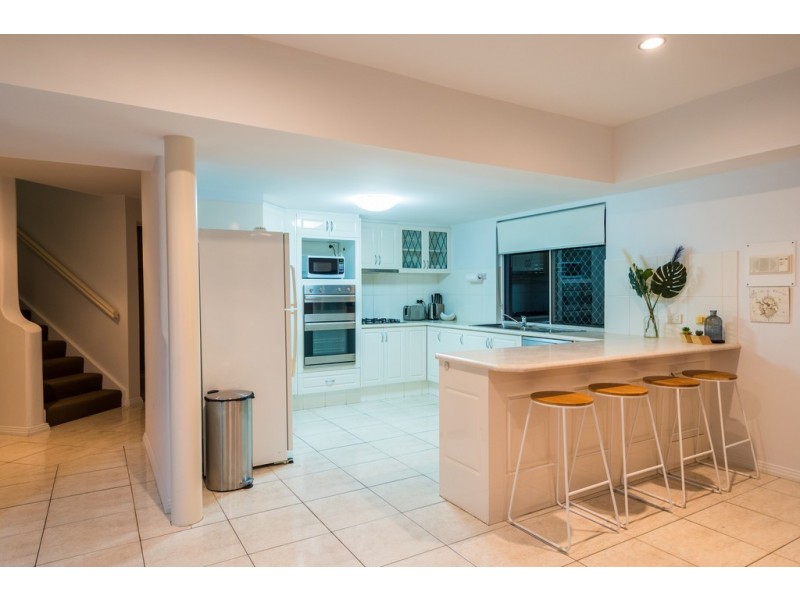 72 Santa Cruz Boulevard, Clear Island Waters QLD 4226