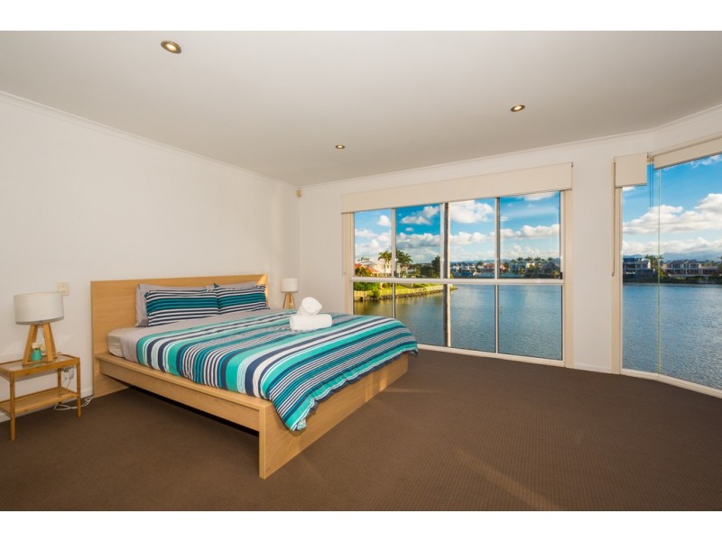 72 Santa Cruz Boulevard, Clear Island Waters QLD 4226