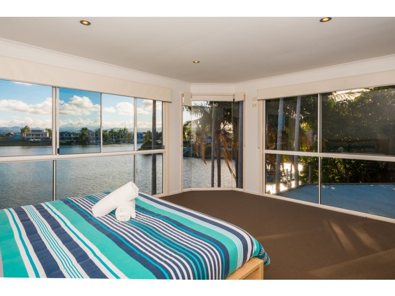 72 Santa Cruz Boulevard, Clear Island Waters QLD 4226