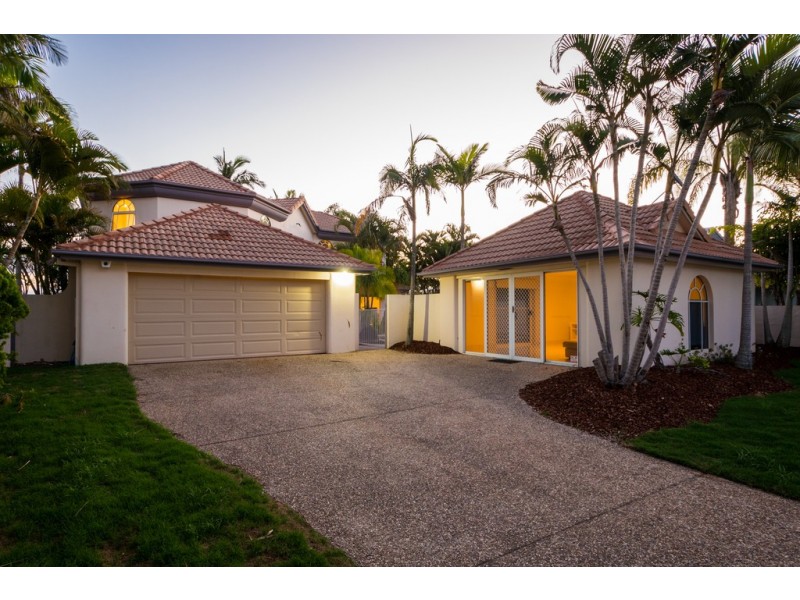 72 Santa Cruz Boulevard, Clear Island Waters QLD 4226