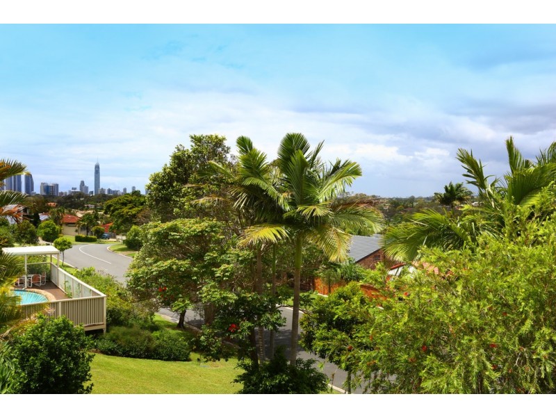 35 Pinkwood Drive, Ashmore QLD 4214