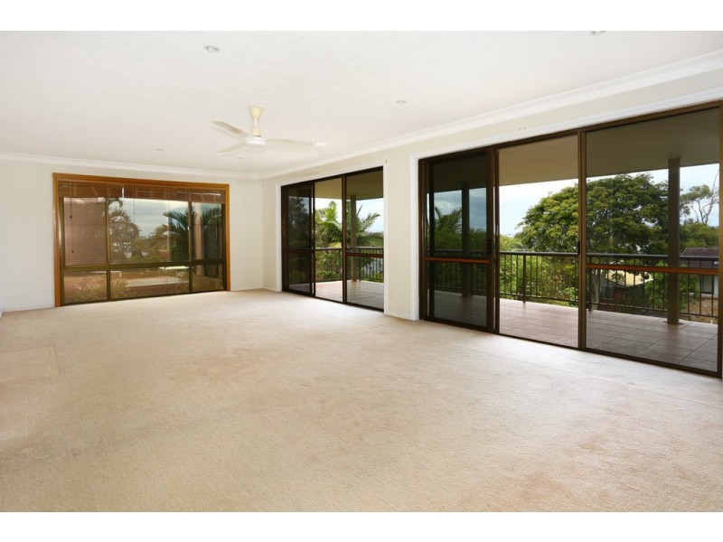 35 Pinkwood Drive, Ashmore QLD 4214