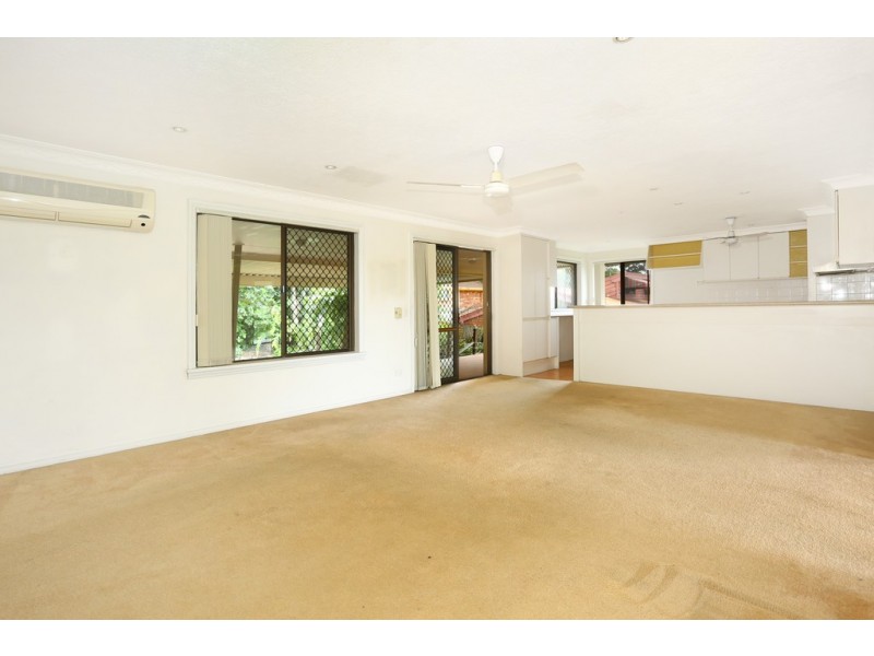 35 Pinkwood Drive, Ashmore QLD 4214