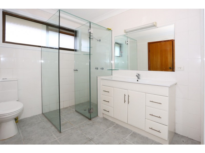 35 Pinkwood Drive, Ashmore QLD 4214