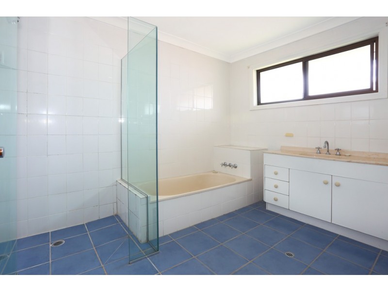 35 Pinkwood Drive, Ashmore QLD 4214