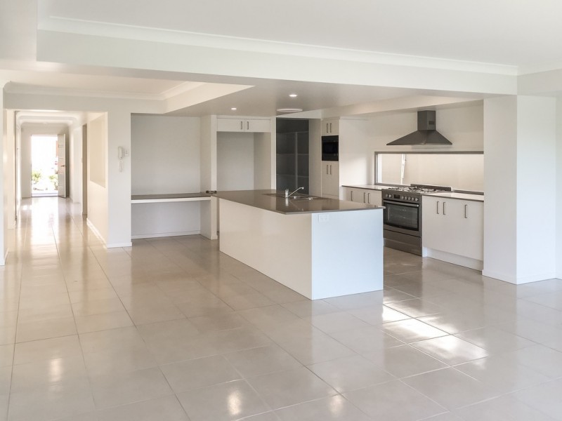 7682 Fairway Boulevard, Hope Island QLD 4212