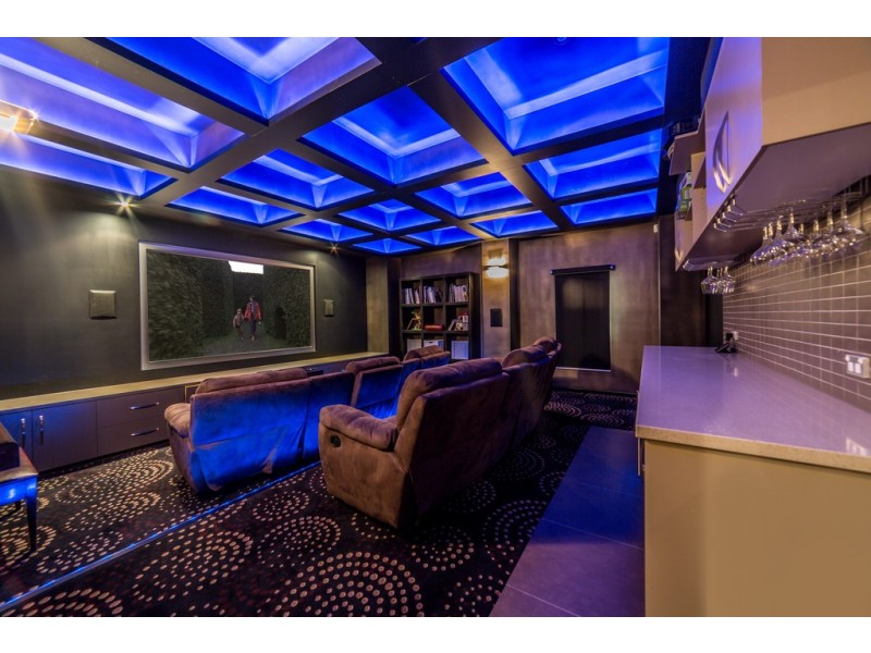 21 Clear Water Bay Avenue, Clear Island Waters QLD 4226