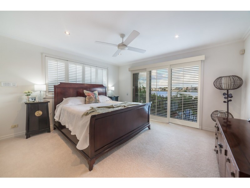 21 Clear Water Bay Avenue, Clear Island Waters QLD 4226