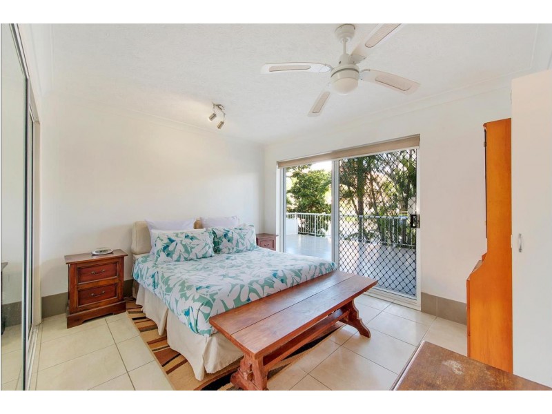 1/9 St Kilda Avenue, Broadbeach QLD 4218