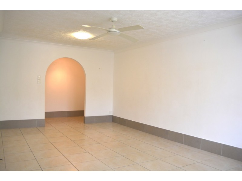 1/9 St Kilda Avenue, Broadbeach QLD 4218