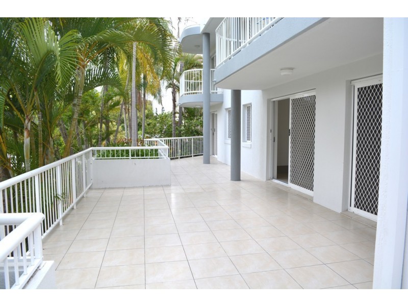 1/9 St Kilda Avenue, Broadbeach QLD 4218