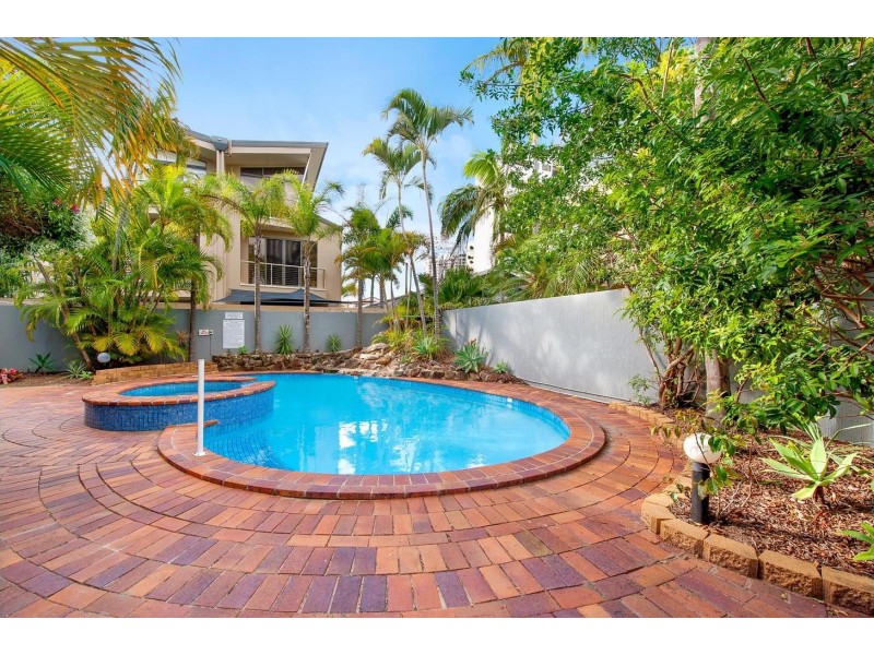1/9 St Kilda Avenue, Broadbeach QLD 4218
