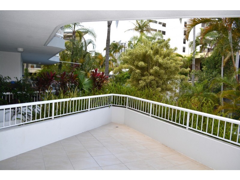 1/9 St Kilda Avenue, Broadbeach QLD 4218