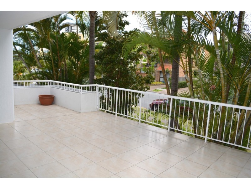 1/9 St Kilda Avenue, Broadbeach QLD 4218