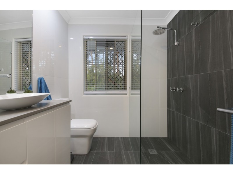 16 Claremont Drive, Robina QLD 4226