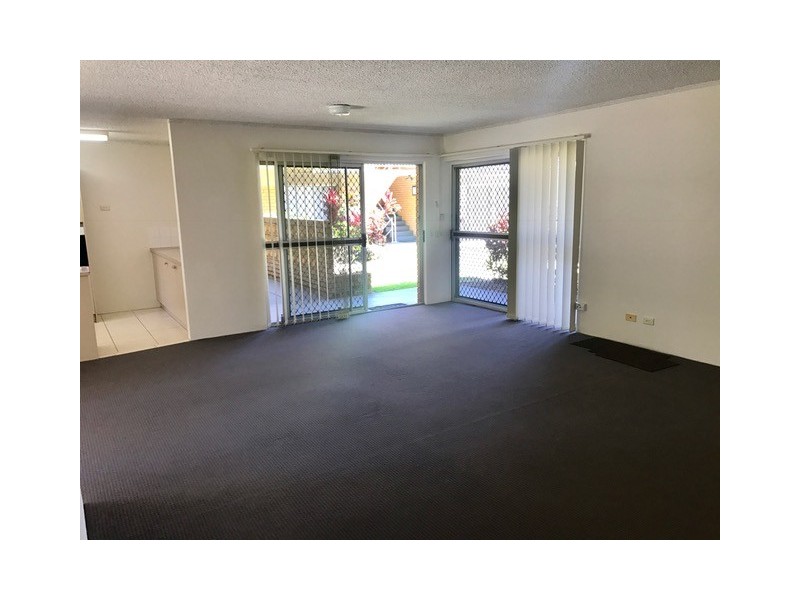 2/19 Anne Ave, Broadbeach QLD 4218