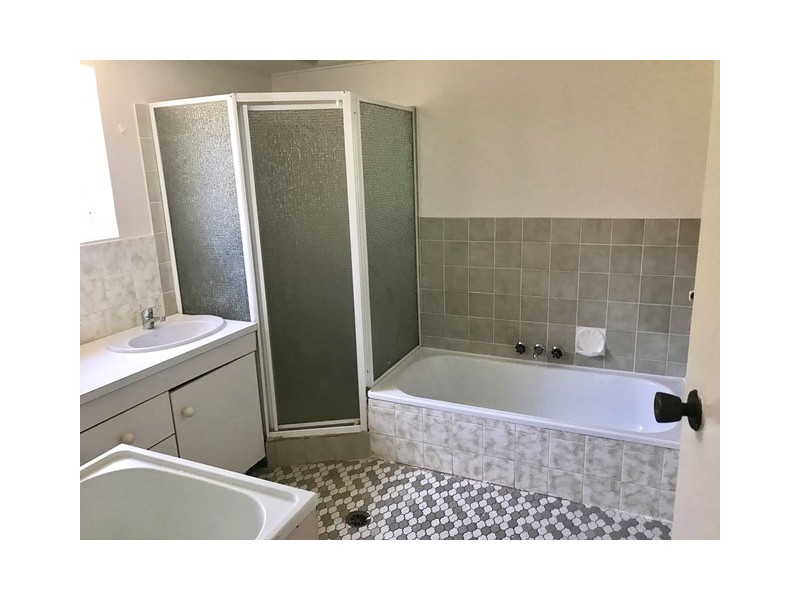 2/19 Anne Ave, Broadbeach QLD 4218