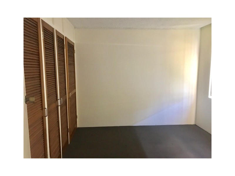 2/19 Anne Ave, Broadbeach QLD 4218