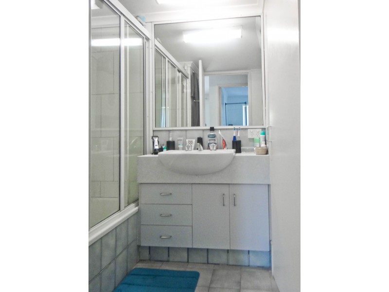 23/17 Genoa Street, Broadbeach QLD 4218