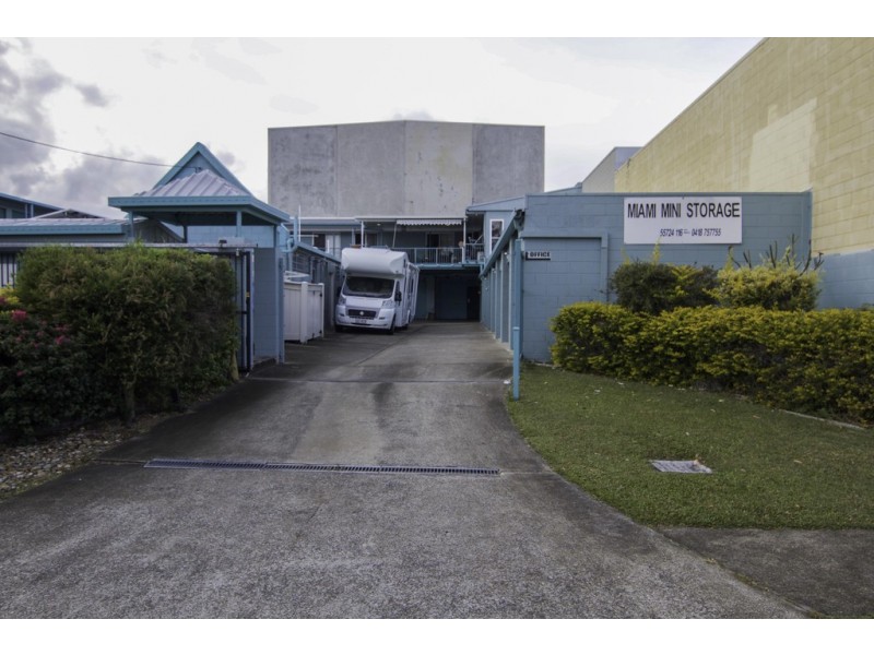 3 Ozone Parade, Miami QLD 4220