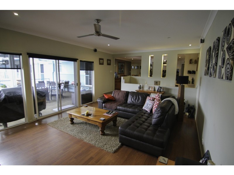 3 Ozone Parade, Miami QLD 4220