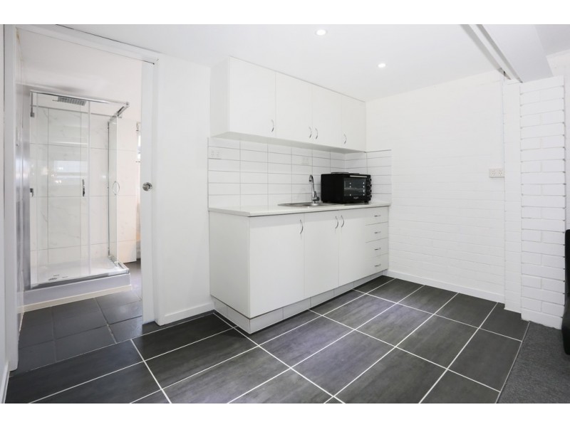 11 Carcoola Street, Benowa QLD 4217